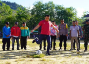 Bupati Kapuas Hulu Fransiskus Diaan Resmikan Open Turnamen Sepak Bola di Nanga Lidi Hulu Gurung