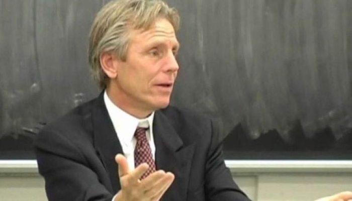 10 Tahun Atheis, Profesor Matematika dari Amerika Serikat Ini Akhirnya Memutuskan Masuk Islam